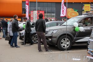 В Великих Луках прошла автомобильная ярмарка