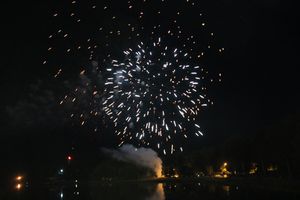 Огненные шоу состоялись над Ловатью (ФОТО)