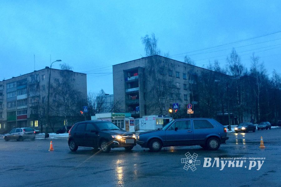 ФОТОФАКТ: Утреннее ДТП на Дружбе