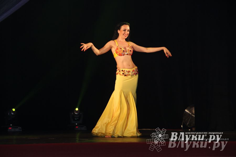 В ДК ЛК прошел музыкально-танцевальный спектакль «Босиком по млечному пути» (фото)