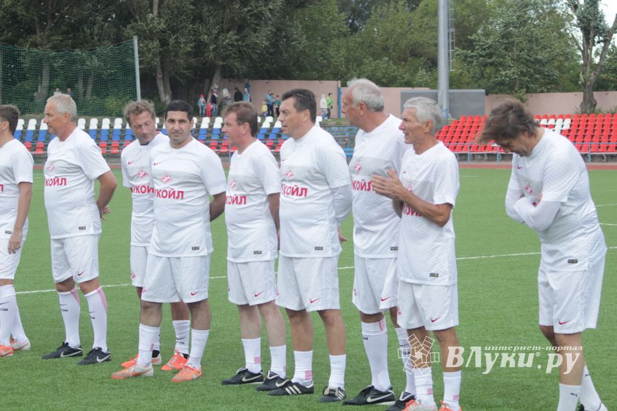 Матч ветеранов ФК «Спартак» и ветеранов великолукского футбола на «Экспрессе» (ФОТО)