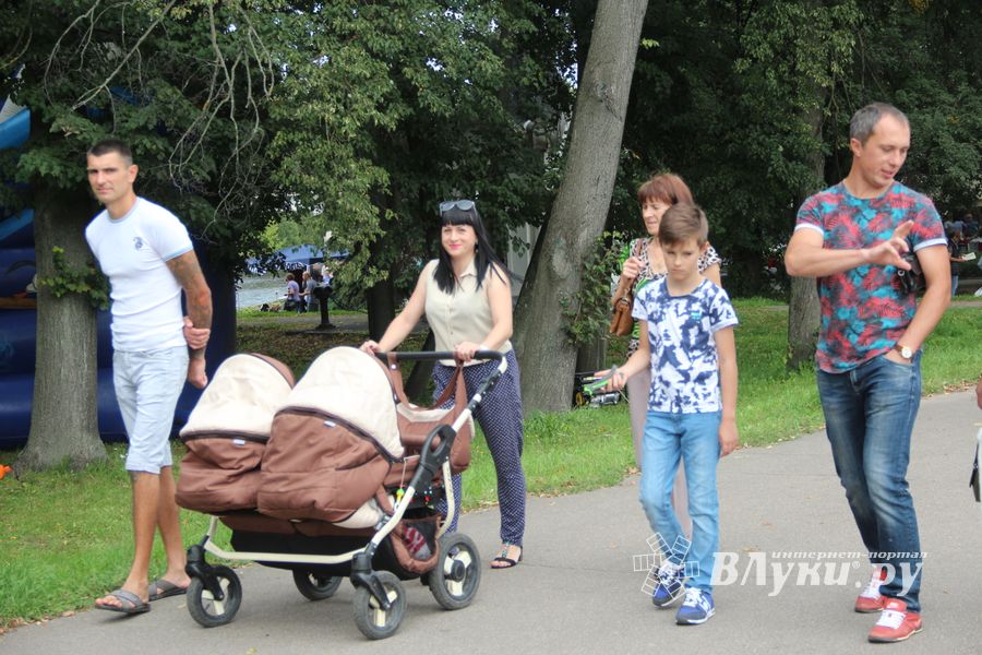 Великолучане празднуют День города (ФОТО)