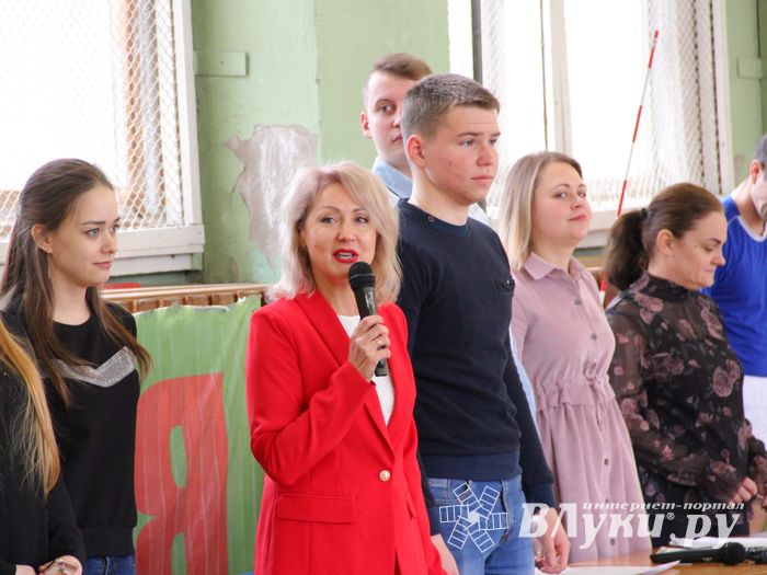 В Великих Луках проходят спортивные соревнования среди дошколят «Юные олимпионики» (ФОТО)