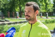 От Севастополя до Питера: учитель истории бежит через Великие Луки в честь героев, повторивших подвиг Матросова (ФОТО)