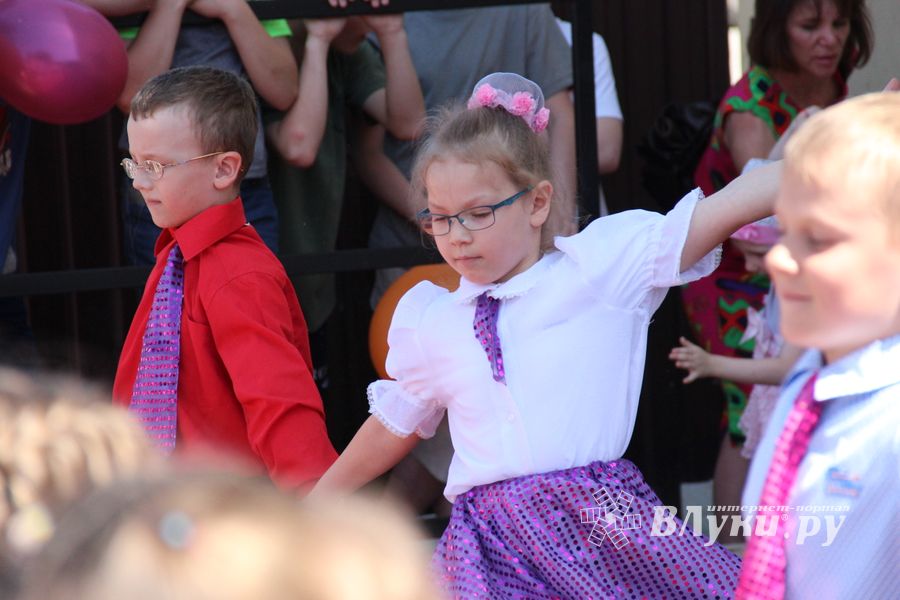 В Великих Луках отмечают День защиты детей 