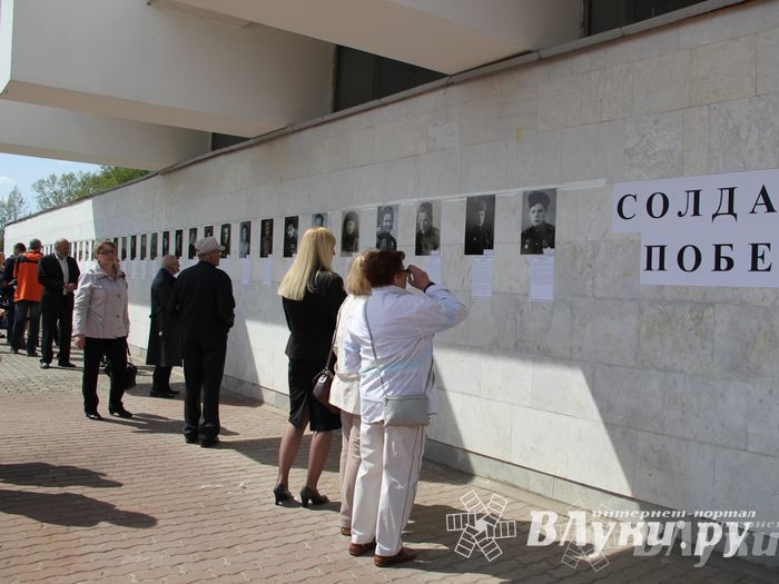 Парад Победы в Великих Луках (фото)