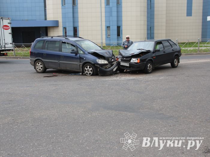 ДТП с пострадавшими на пр. Октябрьском (ФОТО)