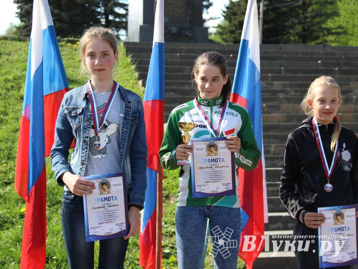 В Великих Луках чествовали лучших велосипедистов (ФОТО)