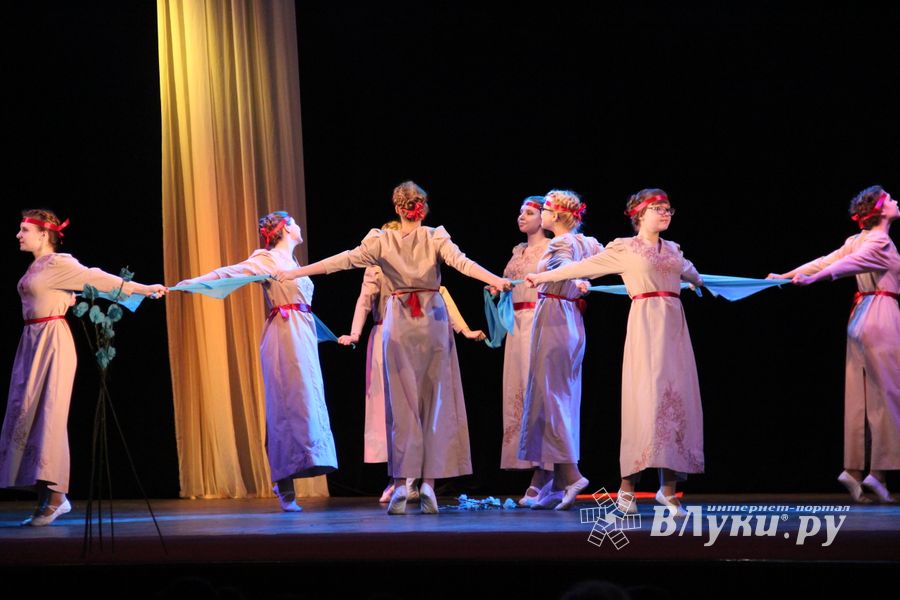 «Великолукская Веснянка» на сцене ДК ЛК