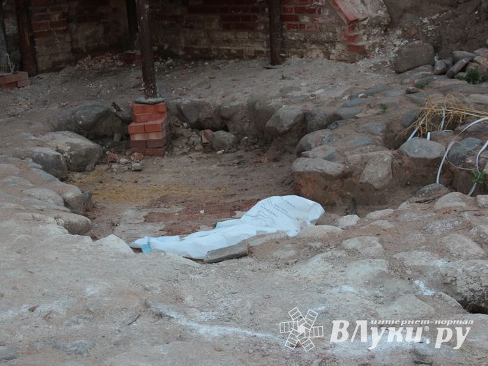 Реконструкция Великолукской крепости продолжается (ФОТО)