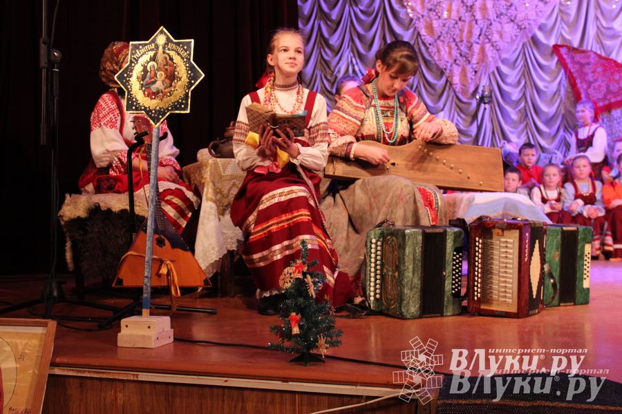  Рождественский концерт ансамбля «Заряница» прошел в Великих Луках (фото)