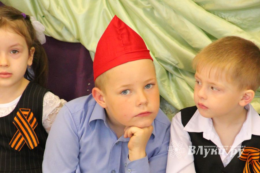 Юные великолучане отметили День победы (ФОТО)