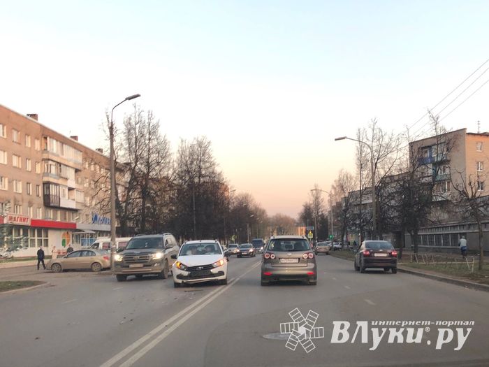 На Гагарина произошло ДТП (ФОТО)