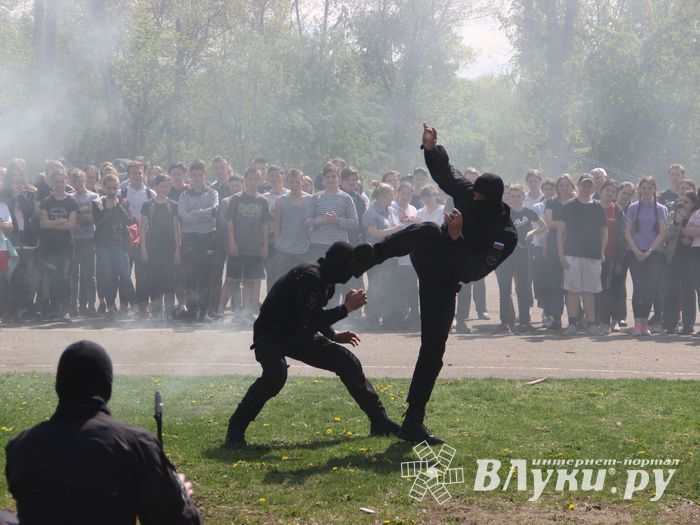 Спецназ «разгромил» на Дятлинке «банду»