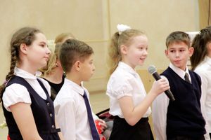 Великолукские первоклассники перевоспитали Бабу-Ягу (ФОТО)