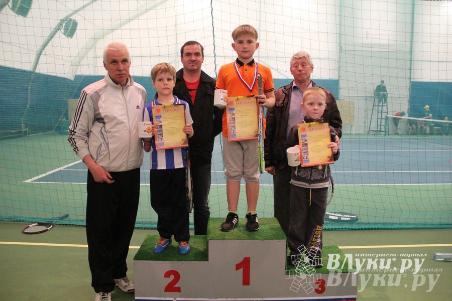 В СК «Ника» проходит открытый городской турнир по большому теннису (фото)