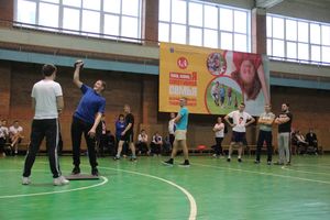 В Великих Луках прошли областные соревнования «Папа, мама, я - спортивная семья» (ФОТО)