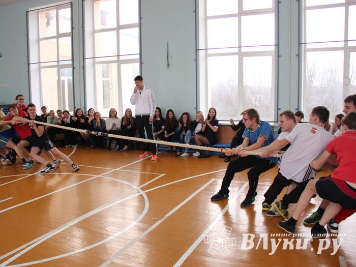 Конкурс «А ну-ка, парни!» прошёл в великолукской гимназии (фото)