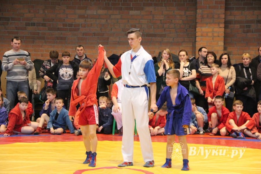 В Великих Луках прошли соревнования, посвященные памяти героев 6-й роты (ФОТО)