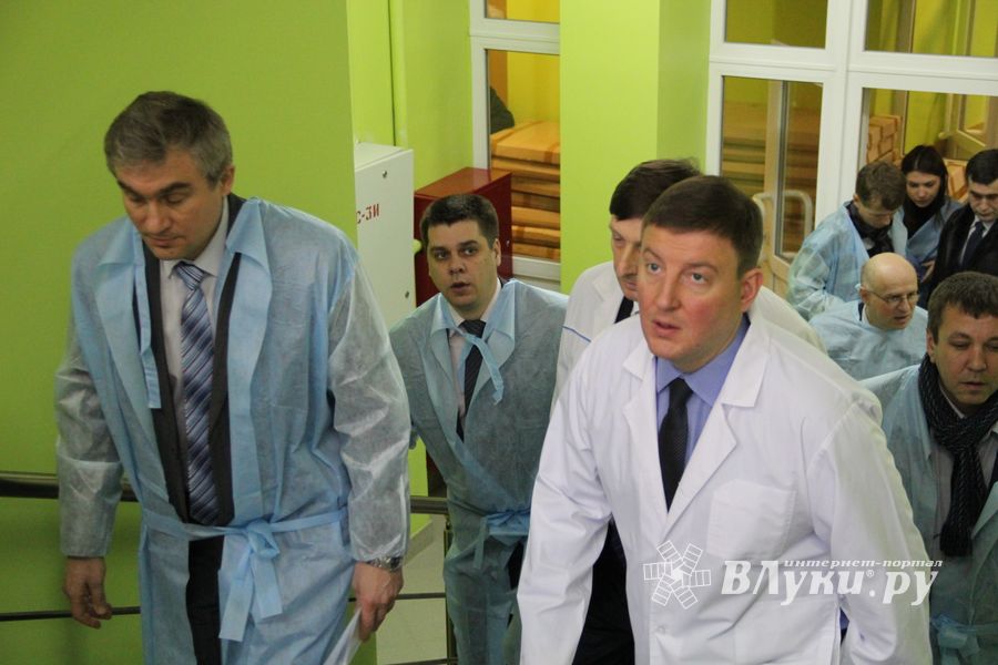 Андрей Турчак велел наладить работу томографа и улучшить вентиляцию в палатах Великолукской межрайонной больницы