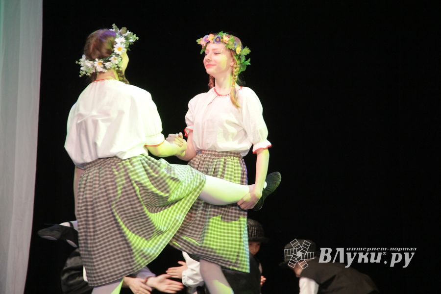 «Великолукская Веснянка» на сцене ДК ЛК