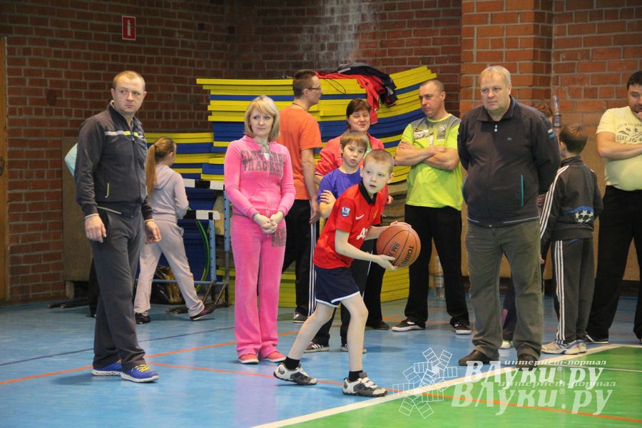 В Великих Луках определили самую спортивную семью (фото)