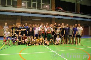 В Великих Луках прошел мастер-класс по кикбоксингу (фото)