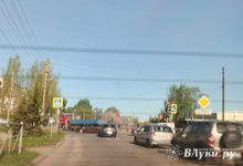 На перекрестке Великих Лук затруднено движение из-за ДТП