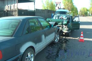 В Великих Луках столкнулись Ауди и ГАЗ