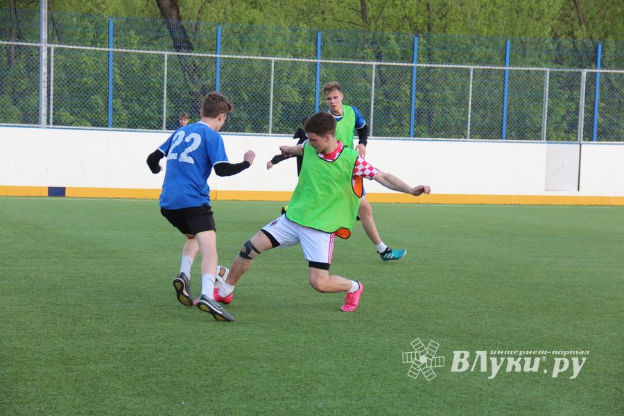 В Великих Луках прошёл Чемпионат по дворовому футболу (ФОТО)