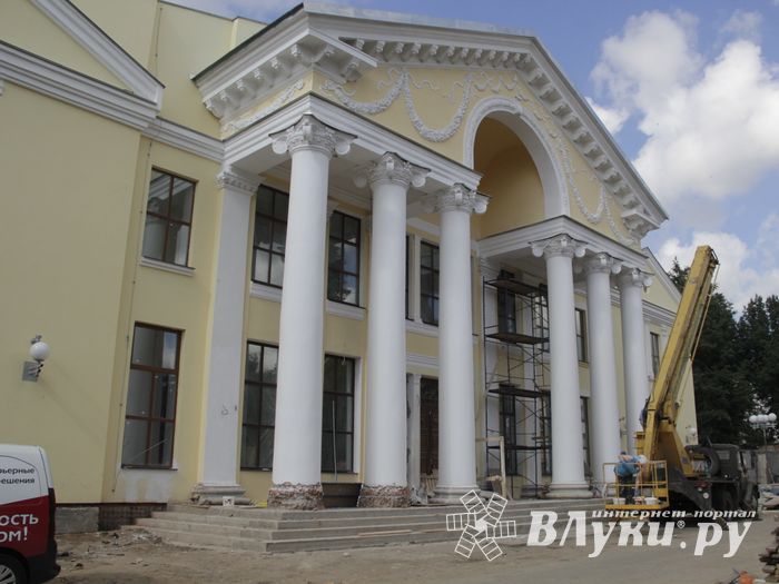 Пресс-тур по великолукскому драмтеатру (ФОТО)