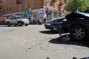 ДТП на перекрёстке проспектов Ленина и Октябрьского (ФОТО)