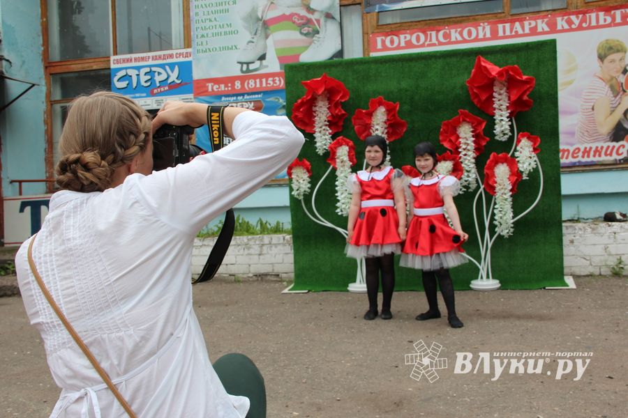 В Великих Луках чествовали близнецов (ФОТО)