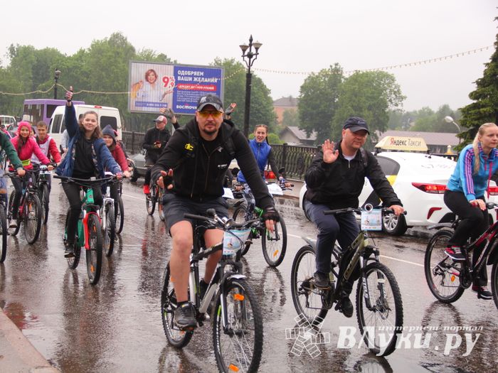 Зигзаг здоровья выполнили великолукские велосипедисты (ФОТО)