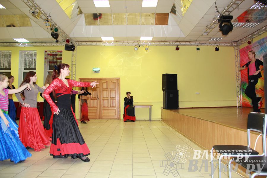 В великих Луках выступил московский коллектив фламенко