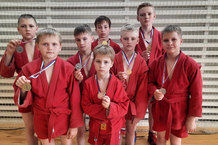 Великолучане завоевали первые места на соревнованиях по самбо (ФОТО)