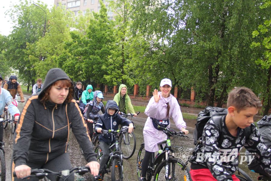 Зигзаг здоровья выполнили великолукские велосипедисты (ФОТО)