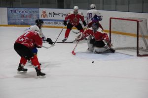 Две победы у великолукских хоккейных команд (ФОТО)
