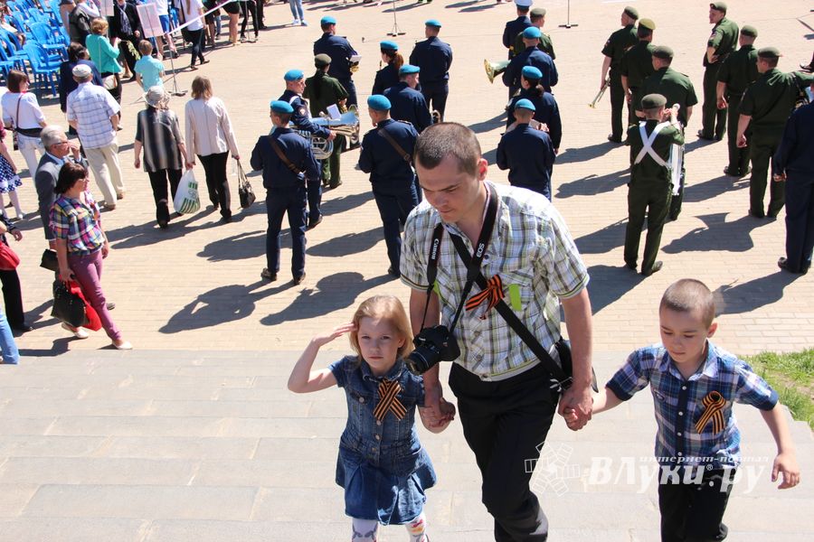 Великолучане отпраздновали День победы (ФОТО)