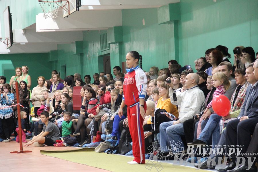 «Парад гимнастики» прошел в Великих Луках (фото)