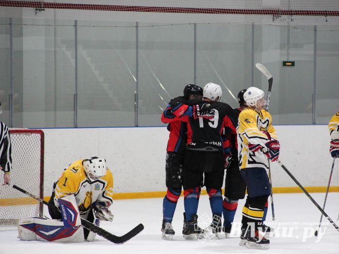Великолукский «Экспресс» одержал победу в игре с псковскими «Медведями» (ФОТО)