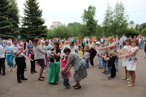 В Великих Луках чествовали близнецов (ФОТО)