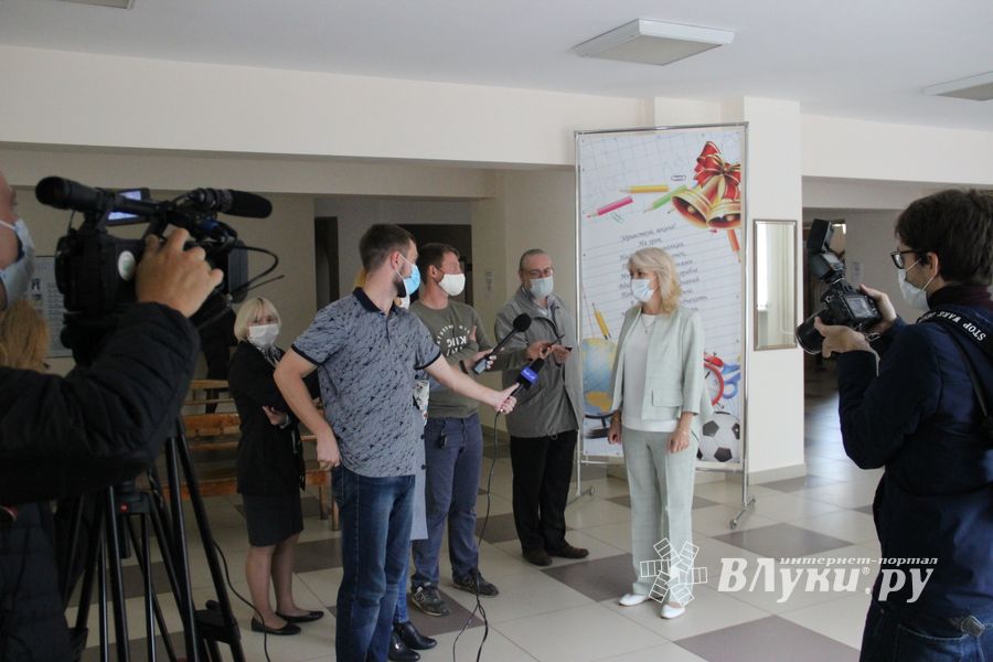 Великолукские школы готовы к атаке COVID-19