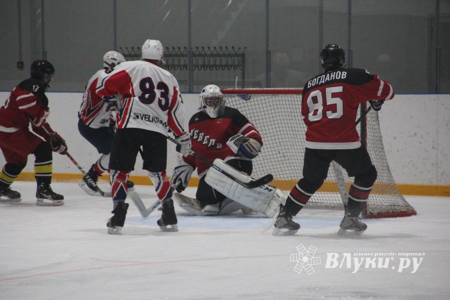 Уверенная победа «Экспресса» на ледовой арене (ФОТО)