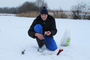 На Пореченском озере прошел Чемпионат города Великие Луки по ловле рыбы на блесну со льда (ФОТО)