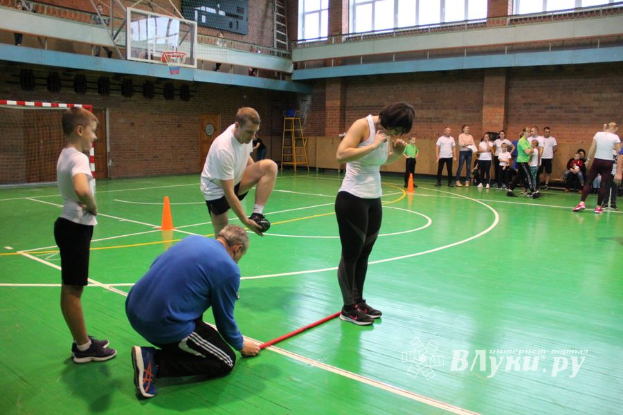 В Великих Луках прошло Первенство города среди спортивных семей (ФОТО)