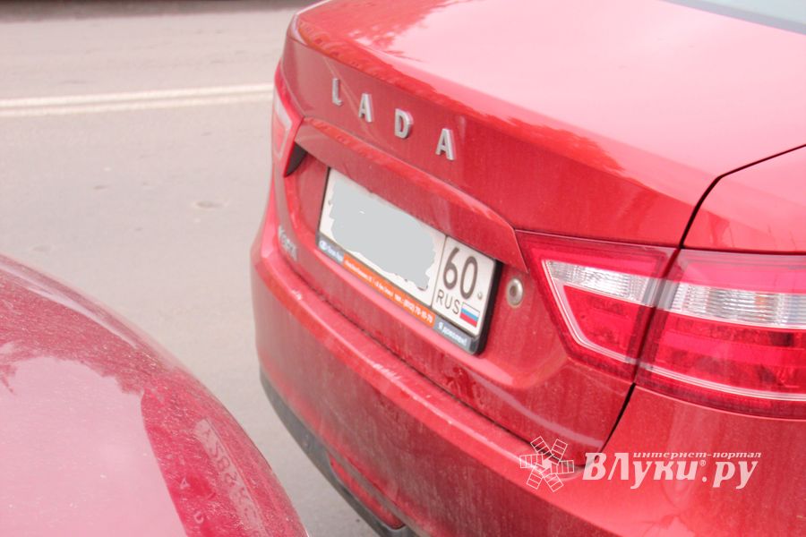 На ул. Новоселенинской произошло тройное ДТП (ФОТО)