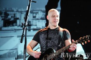 В Великих Луках состоялся концерт Дениса Майданова