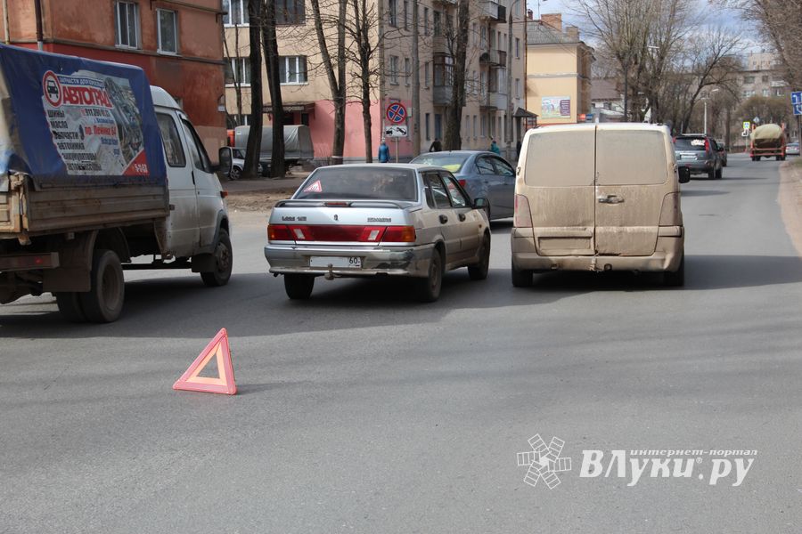 В ДТП на пр. Гагарина попала беременная женщина (ФОТО)