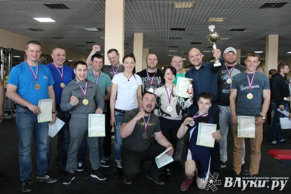 В Великих Луках состоялись Чемпионат и Первенство Псковской области по жиму штанги лежа (ФОТО)